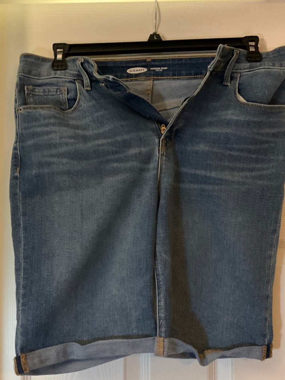 Old Navy Men's Medium Blue Relaxed Denim Shorts